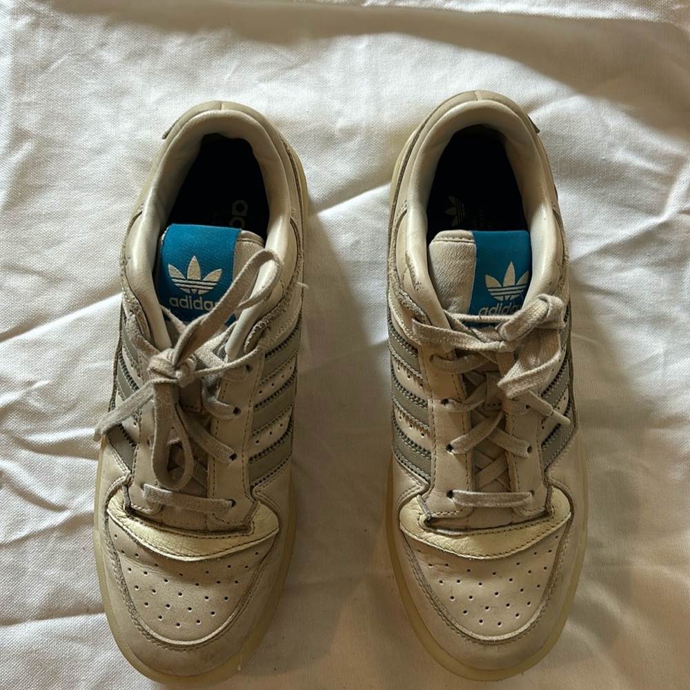 Adidas sneakers. Classics! Size 8 Women’s